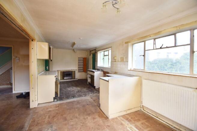 8 Water Street, Aberarth, Dyfed, SA46 0LN
