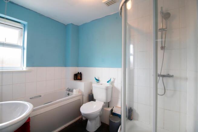 2 bed Apartment for sale Image 6
