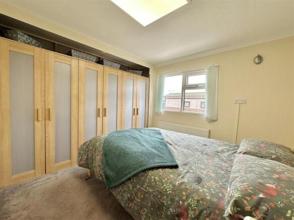 2 bed Park Home for sale Image 6
