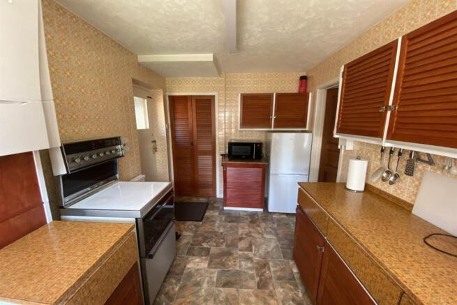 kitchen/dining 