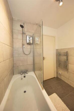 1 Hillside Ct. 2187.jpg