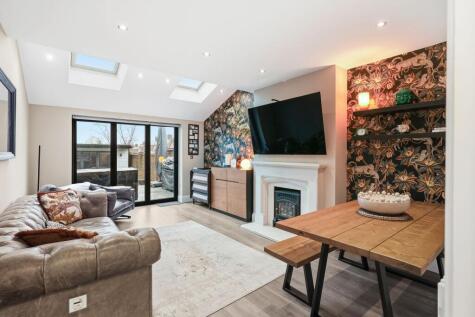 Lynmouth Avenue, Morden, SM4