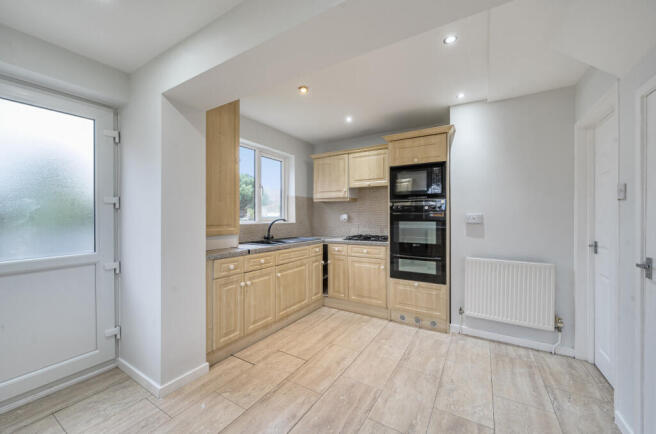 1363029-5-68deb0a...