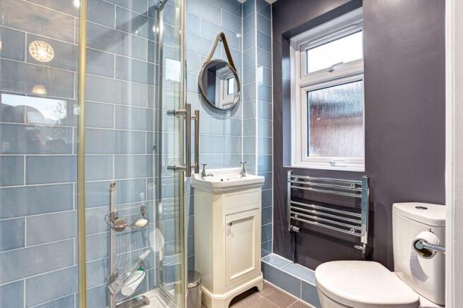 EN SUITE