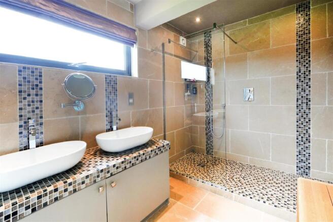 Panorama - bathroom 4.jpg