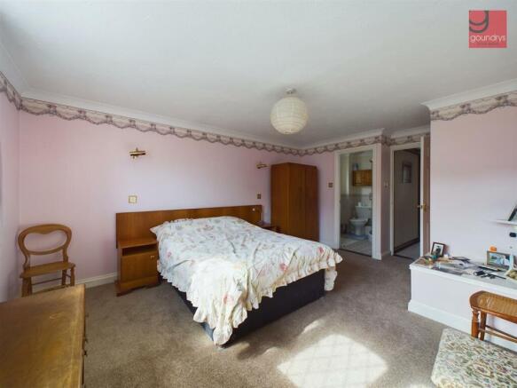 CAM01922G0-PR0038-STILL014.jpg