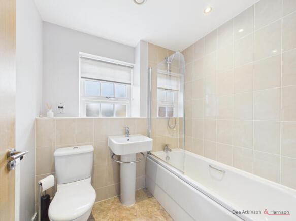 3 bed Terraced for sale Image 9