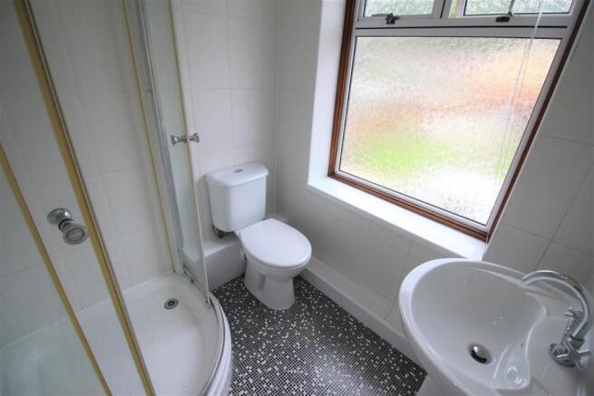 Bathroom (2).jpg