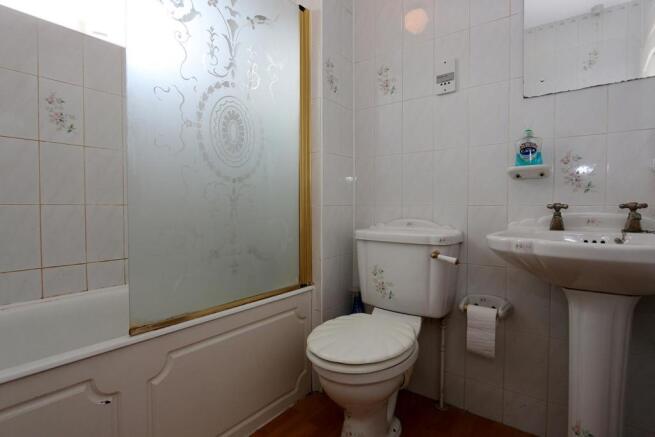 036 Bathroom.JPG