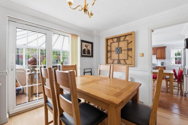 4 bed Detached for sale Image 9