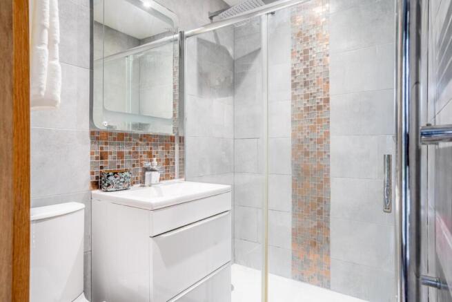 3 bed Detached to rent Image 8