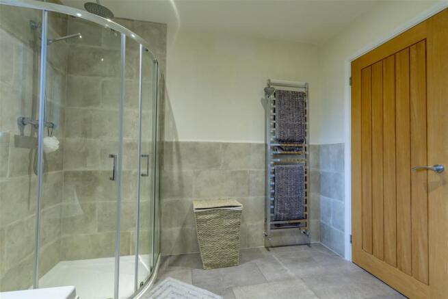 Bathroom (5)-HDR copy.jpg