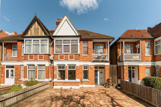 GFF 147, Lynton Road-1.jpg