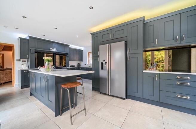 1360380-7-68e9168eed0e0-ARW-1