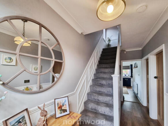 3 bed Semi-Detached for sale Image 3