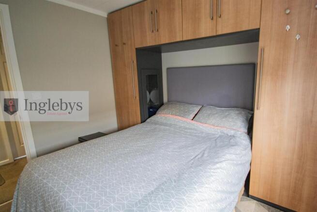 2 bed Park Home for sale Image 11