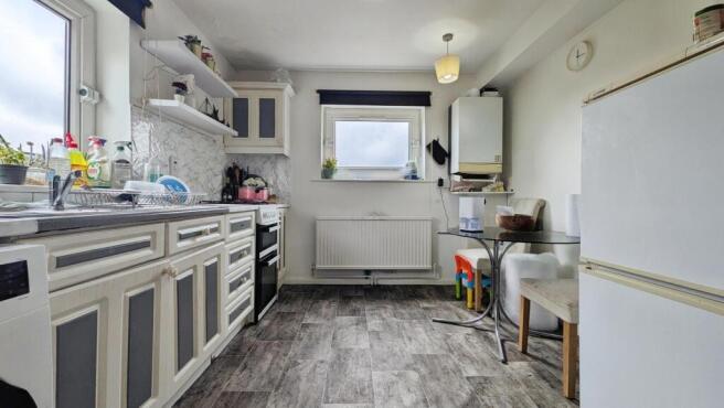 2 bed Apartment for sale Image 5