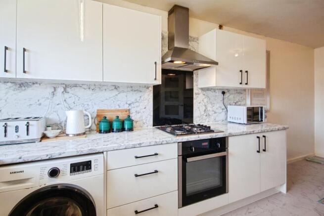 3 bed Terraced for sale Image 6