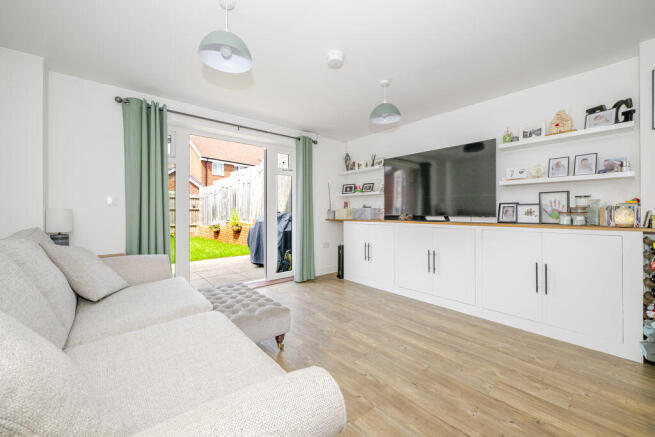 Wheatsheaf Avenue, Ridgewood, Uckfield photo 4