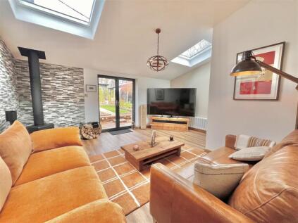 Mainwaring Drive, Wilmslow