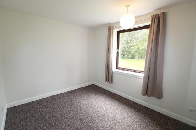 Bedroom 1 (2)
