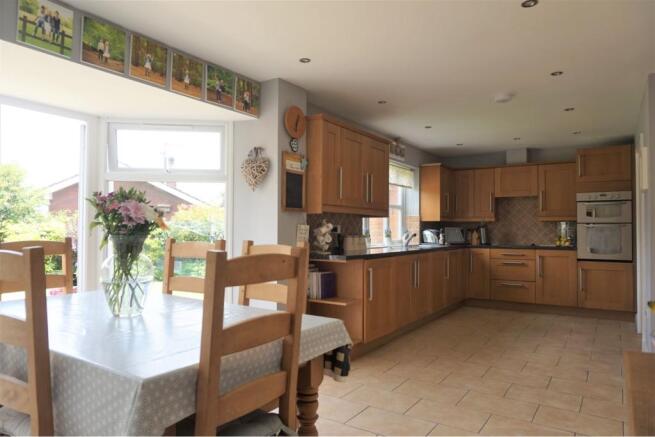 Kitchen/Breakfast