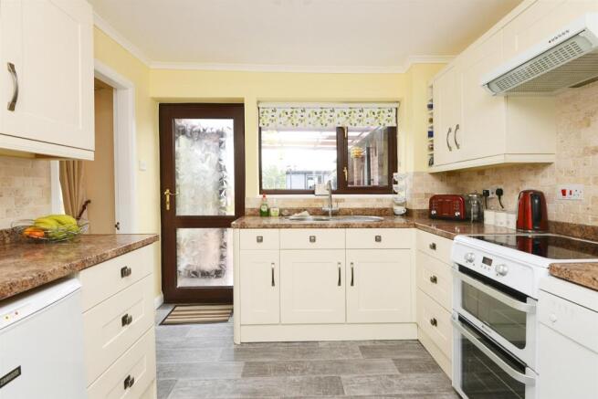 Kitchen: