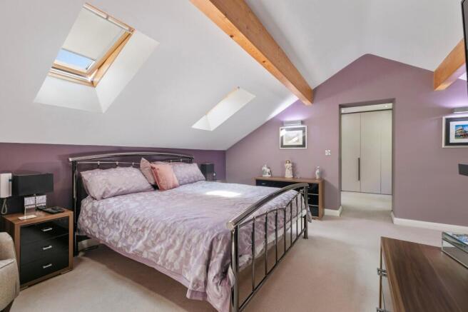 4 bed House for sale Image 9