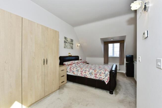 3 bed Semi-Detached for sale Image 10