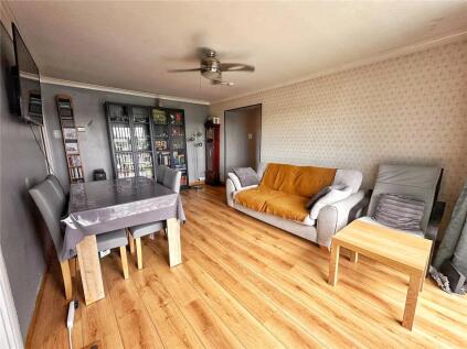 Baguley Crescent, Rhodes, Middleton, Manchester, M24