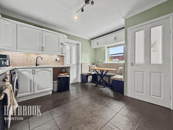 2 bed Semi-Detached for sale Image 5