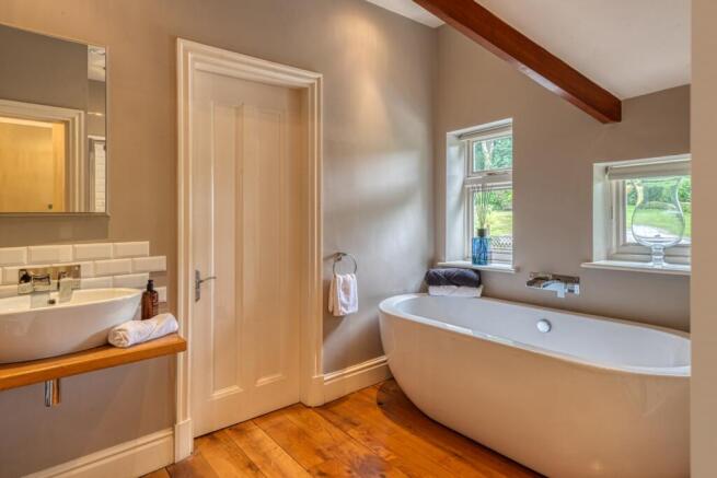 Family Bathroom 