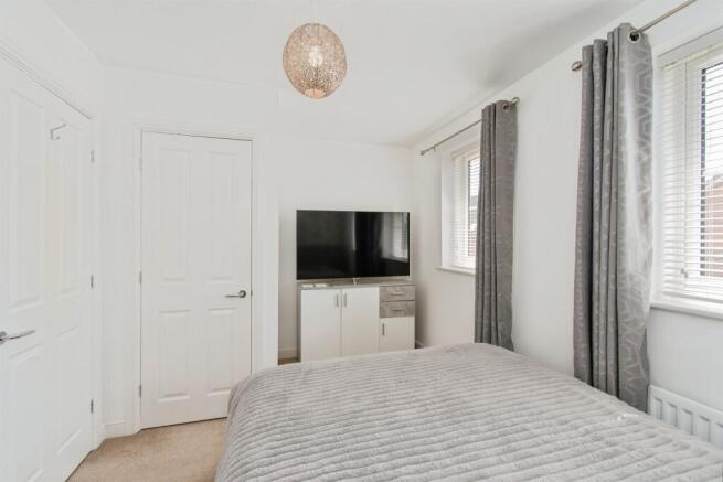 2 bed Semi-Detached for sale Image 10