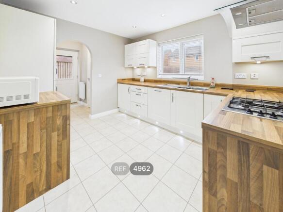 Kitchen / Dining Area