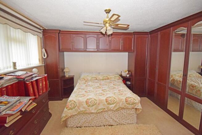 26 School Road, bed 1.jpg