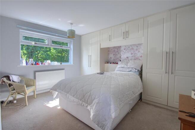 4 bed Detached for sale Image 9
