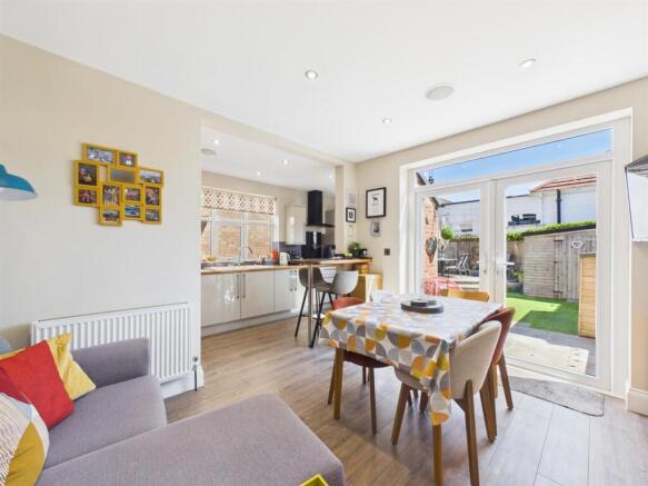 3 bed Semi-Detached for sale Image 5