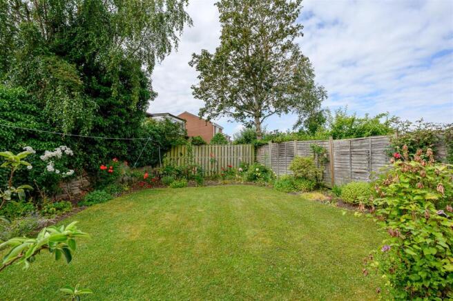 4 bed Detached for sale Image 12