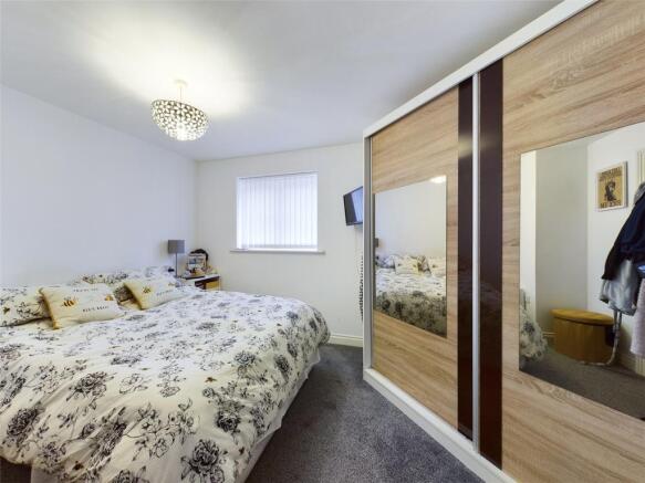 2 bed Apartment for sale Image 5