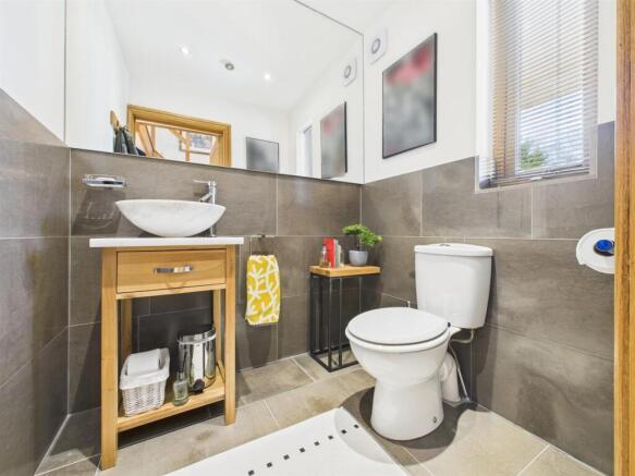 CLOAKROOM/WC
