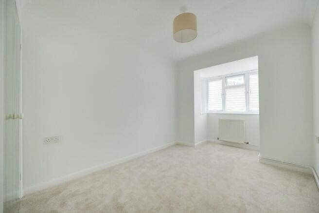 Fairfield Gardens, Burgess Hill, RH15 photo 4