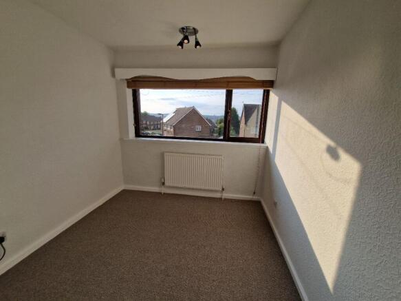 3 bed Semi-Detached to rent Image 12