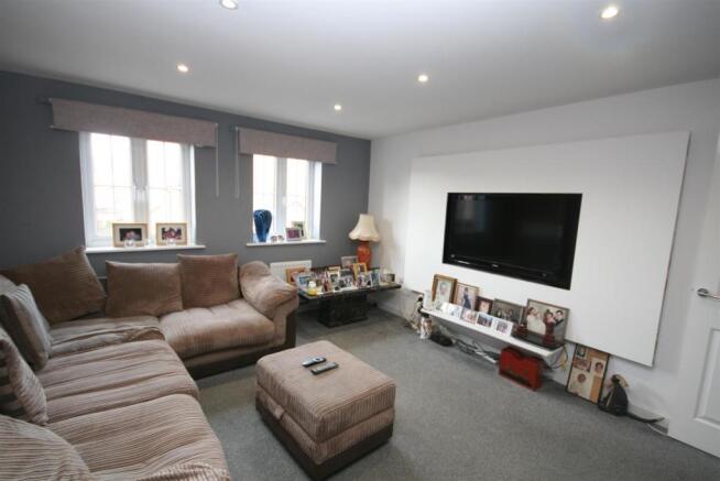 Lounge or Bedroom (2).JPG