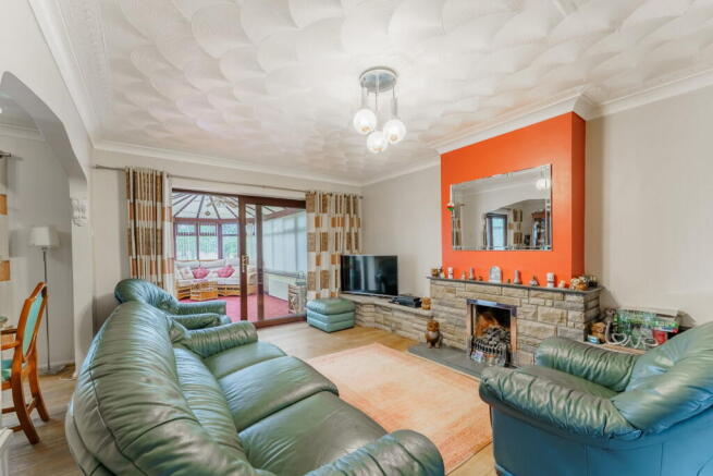 4 bed Detached for sale Image 7