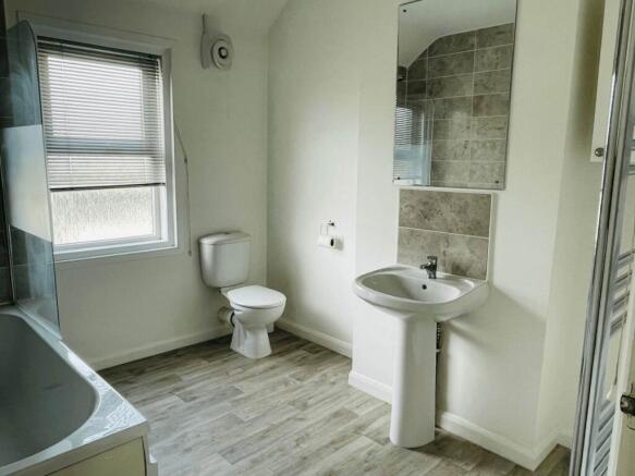 Bathroom 2 152 Whitl