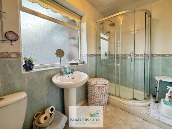 6ddae633--43FC-8E...