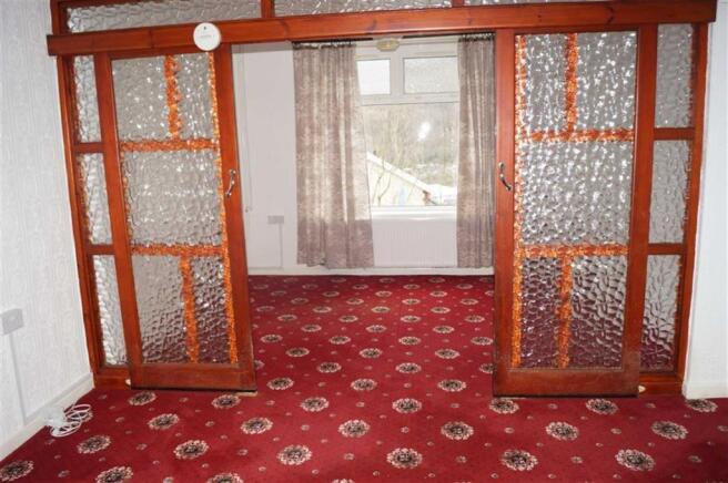 FRONT SITTING ROOM