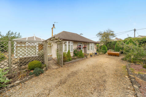Shilton Road, Carterton, Oxfordshire