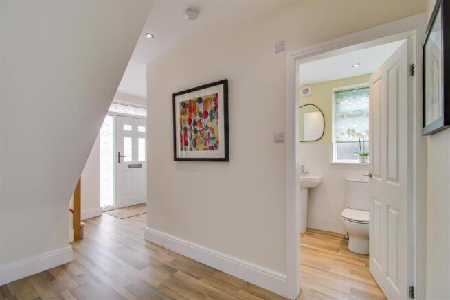 4 bed House for sale Image 4