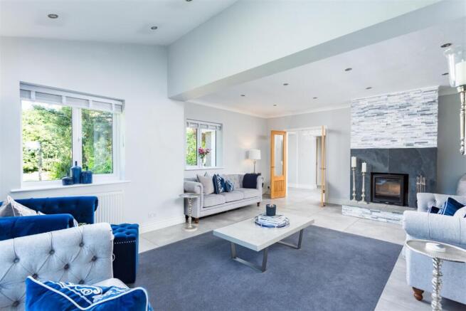 4 bed Detached for sale Image 10